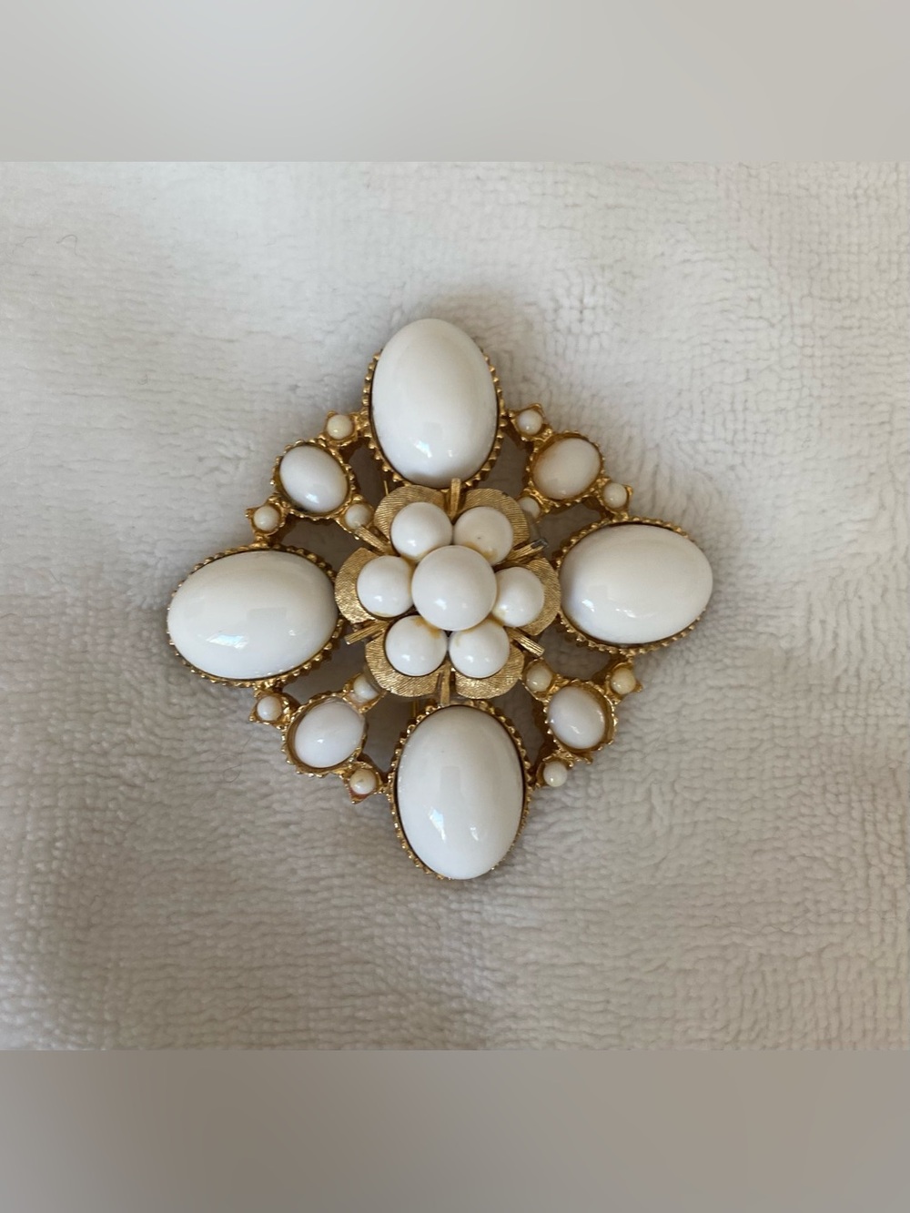 RARE! Vintage Benedikt NY Milk Glass Cabochon Starburst Brooch